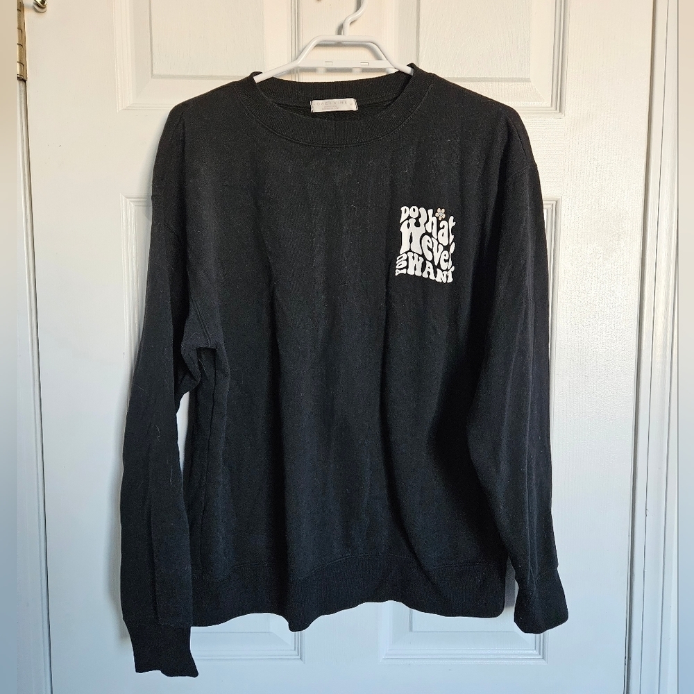 Women's Rose + Vine funky crewneck